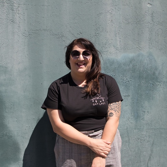 Meet your Posher, Erica - Picture 3 of 5